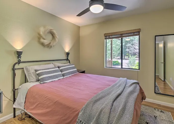 Cozy Forest Retreat! Pet-friendly Pinetop Holiday home