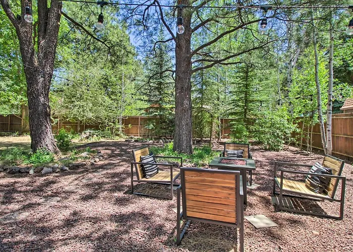 Cozy Forest Retreat! Pet-friendly Pinetop Holiday home
